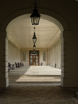 Queens house greenwich collonade2.jpg